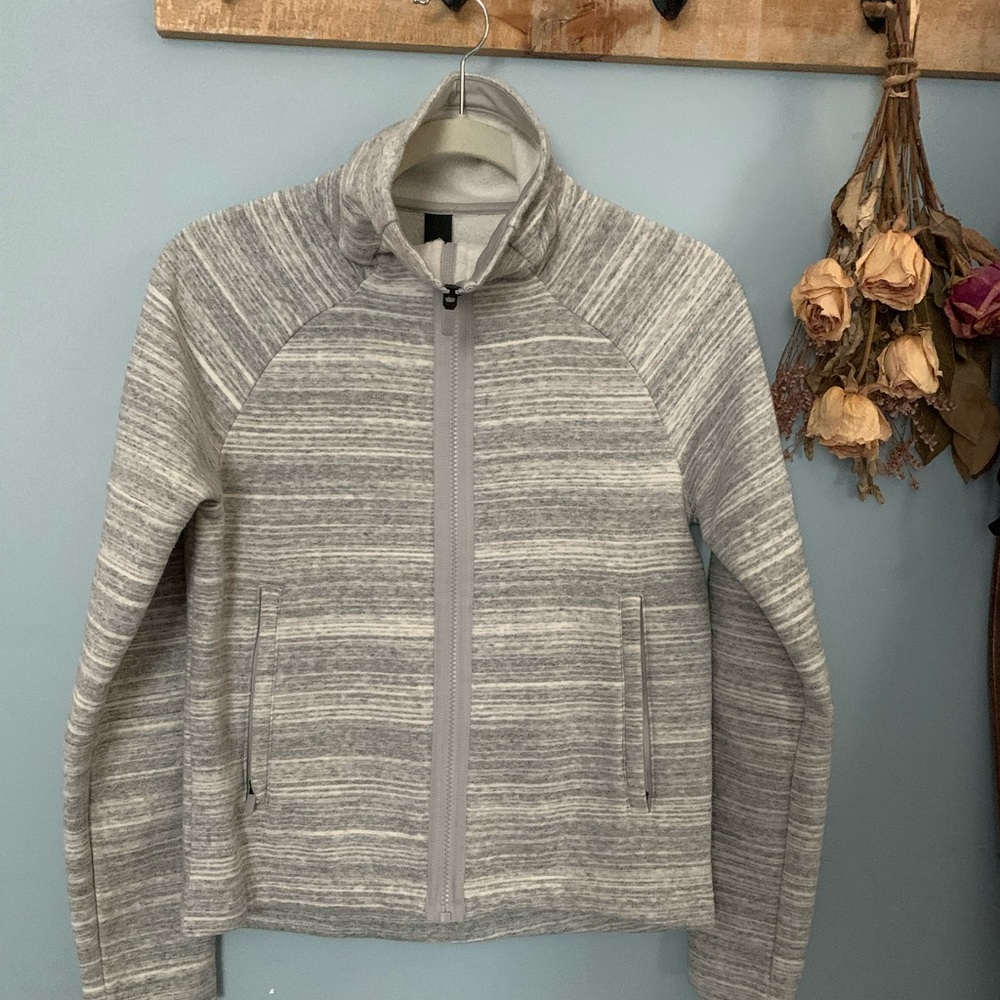 Women’s Adidas Fleece Jacket Size XS LIKE NEW